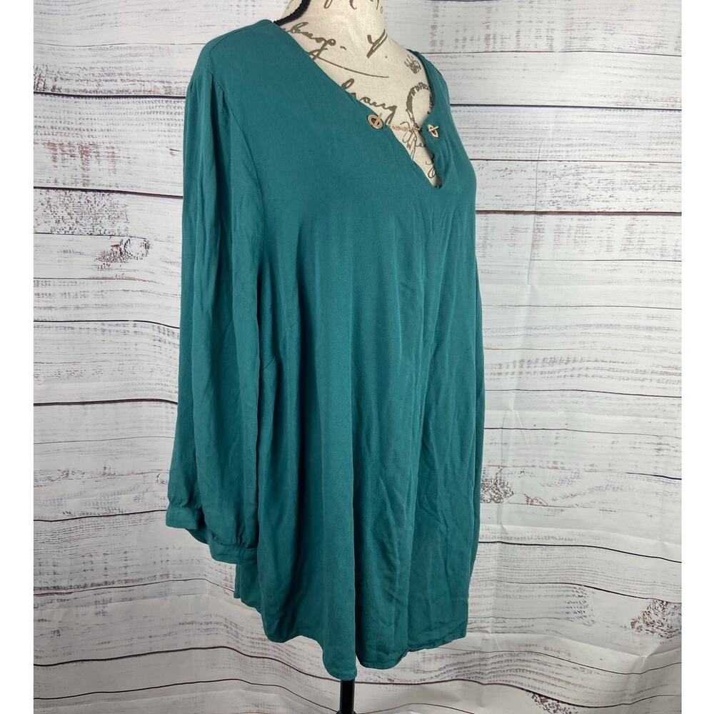 Torrid 3 Blouse Womens 3X Teal Split Neckline Chain Accent 3/4 Sleeves Rayon - Picture 4 of 12
